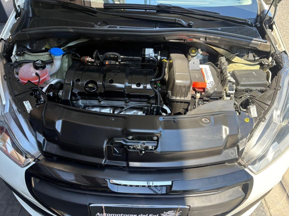 Peugeot 208 Feline — foto 17